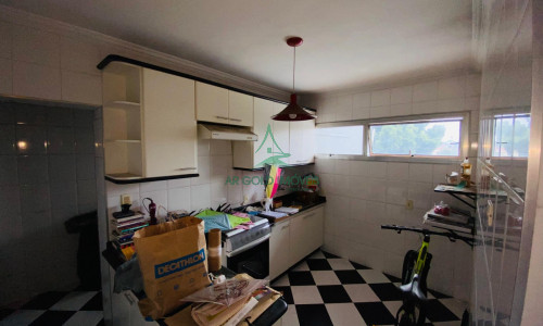 Imóvel à Venda no Jd. São Jorge | 338m² | 4 Casas | 8 Quartos | Churrasqueira | 3 Vagas