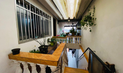 Imóvel à Venda no Jd. São Jorge | 338m² | 4 Casas | 8 Quartos | Churrasqueira | 3 Vagas