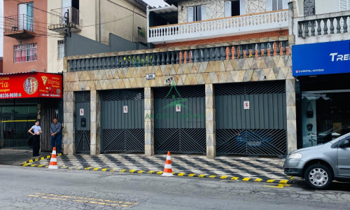 Imóvel à Venda no Jd. São Jorge | 338m² | 4 Casas | 8 Quartos | Churrasqueira | 3 Vagas
