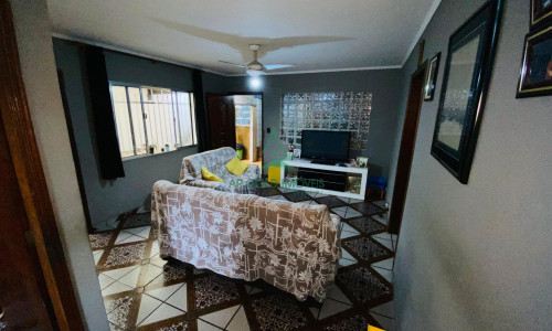 Imóvel à Venda no Jd. São Jorge | 338m² | 4 Casas | 8 Quartos | Churrasqueira | 3 Vagas