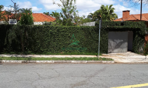 Casa à Venda na Vila Ida | 668m² de Terreno | 4 Suítes | Piscina | 3 Vagas