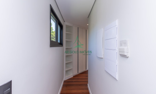 Casa à Venda em Alphaville | 516m² | 4 Suítes | Piscina com Spa | 12 Vagas | Alphaville 10