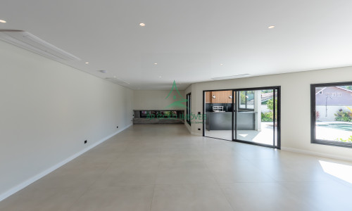 Casa à Venda em Alphaville | 516m² | 4 Suítes | Piscina com Spa | 12 Vagas | Alphaville 10
