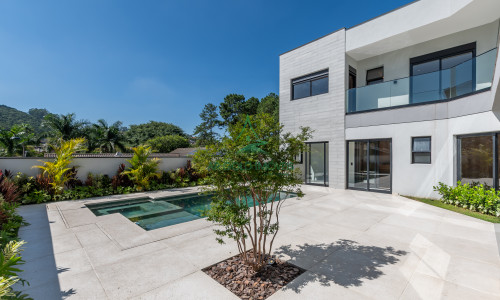 Casa à Venda em Alphaville | 516m² | 4 Suítes | Piscina com Spa | 12 Vagas | Alphaville 10
