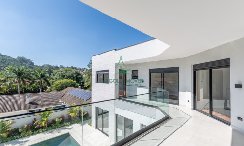 Casa à Venda em Alphaville | 516m² | 4 Suítes | Piscina com Spa | 12 Vagas | Alphaville 10