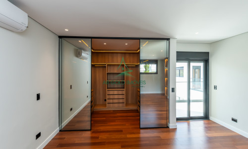 Casa à Venda em Alphaville | 516m² | 4 Suítes | Piscina com Spa | 12 Vagas | Alphaville 10