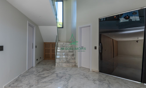 Casa à Venda em Alphaville | 516m² | 4 Suítes | Piscina com Spa | 12 Vagas | Alphaville 10