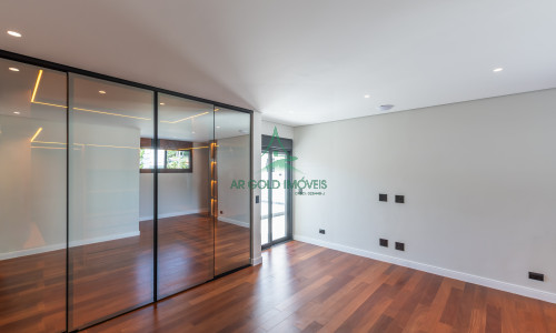 Casa à Venda em Alphaville | 516m² | 4 Suítes | Piscina com Spa | 12 Vagas | Alphaville 10