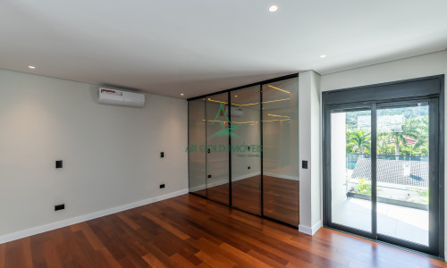 Casa à Venda em Alphaville | 516m² | 4 Suítes | Piscina com Spa | 12 Vagas | Alphaville 10
