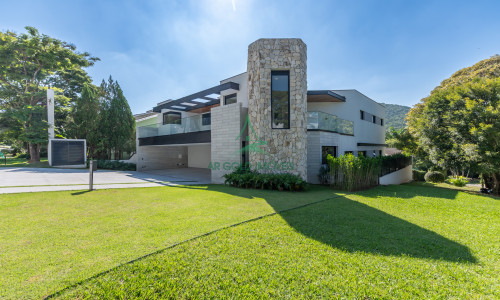 Casa à Venda em Alphaville | 516m² | 4 Suítes | Piscina com Spa | 12 Vagas | Alphaville 10