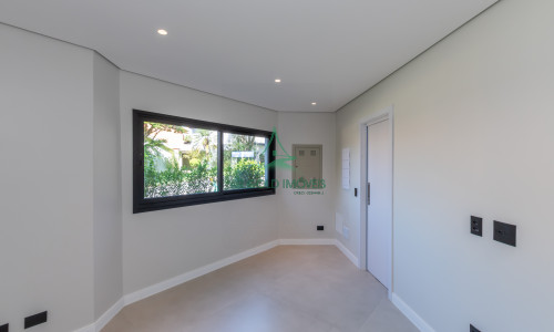 Casa à Venda em Alphaville | 516m² | 4 Suítes | Piscina com Spa | 12 Vagas | Alphaville 10