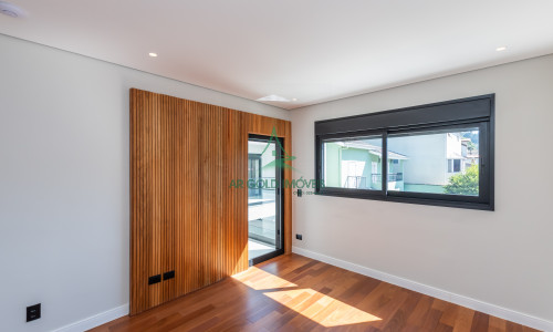 Casa à Venda em Alphaville | 516m² | 4 Suítes | Piscina com Spa | 12 Vagas | Alphaville 10