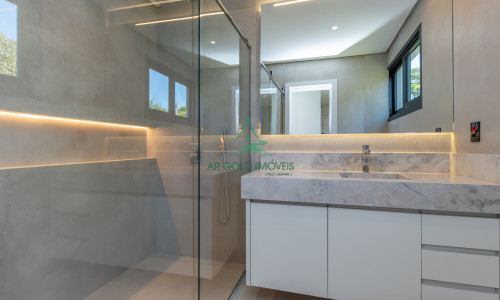 Casa à Venda em Alphaville | 516m² | 4 Suítes | Piscina com Spa | 12 Vagas | Alphaville 10