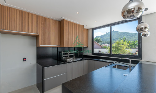 Casa à Venda em Alphaville | 516m² | 4 Suítes | Piscina com Spa | 12 Vagas | Alphaville 10