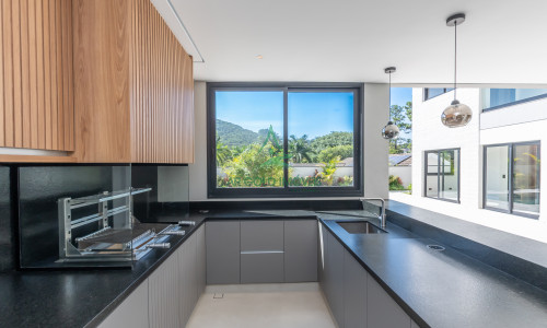 Casa à Venda em Alphaville | 516m² | 4 Suítes | Piscina com Spa | 12 Vagas | Alphaville 10
