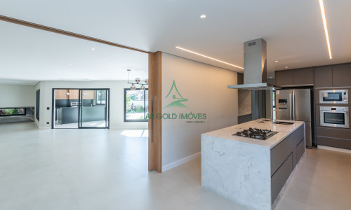 Casa à Venda em Alphaville | 516m² | 4 Suítes | Piscina com Spa | 12 Vagas | Alphaville 10