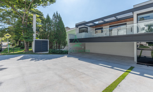Casa à Venda em Alphaville | 516m² | 4 Suítes | Piscina com Spa | 12 Vagas | Alphaville 10