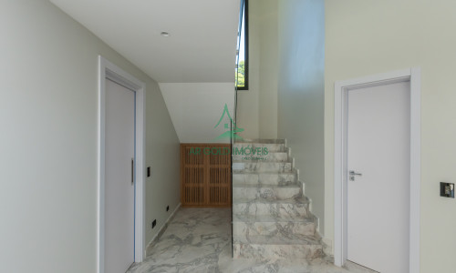 Casa à Venda em Alphaville | 516m² | 4 Suítes | Piscina com Spa | 12 Vagas | Alphaville 10