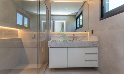 Casa à Venda em Alphaville | 516m² | 4 Suítes | Piscina com Spa | 12 Vagas | Alphaville 10