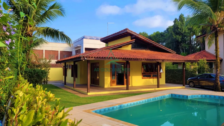 Casa à Venda em Condomínio no Guarujá | 150m² | 3 Dorms | Piscina | 3 Vagas
