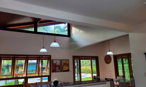 Casa à Venda em Condomínio no Guarujá | 150m² | 3 Dorms | Piscina | 3 Vagas
