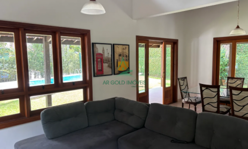Casa à Venda em Condomínio no Guarujá | 150m² | 3 Dorms | Piscina | 3 Vagas