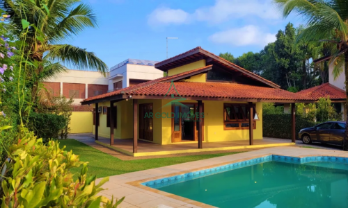 Casa à Venda em Condomínio no Guarujá | 150m² | 3 Dorms | Piscina | 3 Vagas
