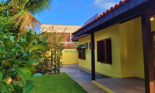 Casa à Venda em Condomínio no Guarujá | 150m² | 3 Dorms | Piscina | 3 Vagas