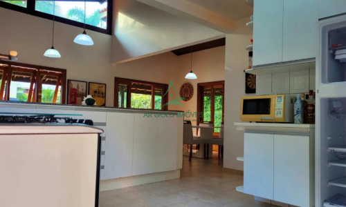 Casa à Venda em Condomínio no Guarujá | 150m² | 3 Dorms | Piscina | 3 Vagas