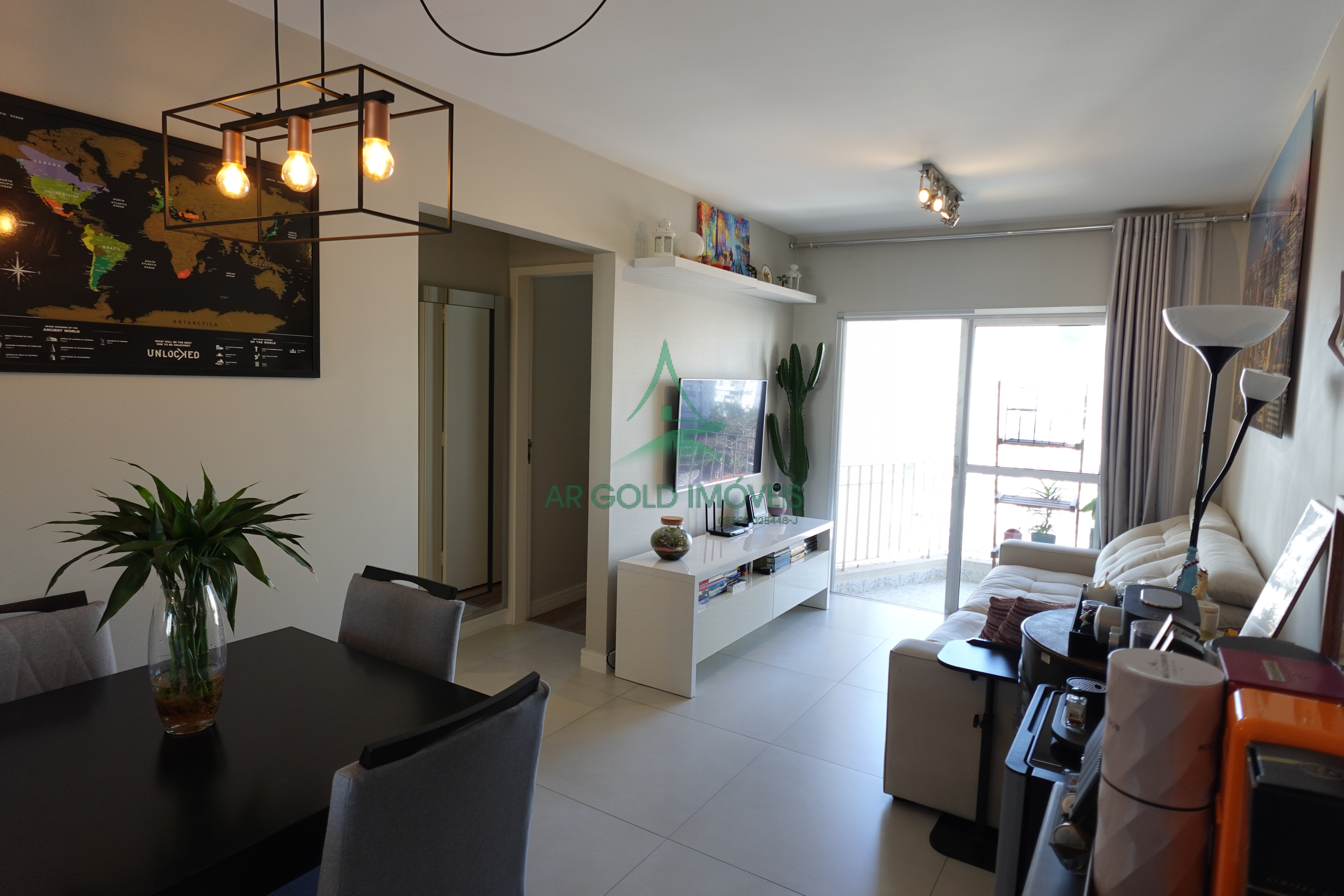 Apartamento à Venda no Bosque da Saúde | 2 Dorms | 1 Vaga | Reformado