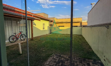 Casa à Venda em Tatuí | 350m² | 2 Quartos | 1 Suíte | Quintal | 2 Vagas | Bosques dos Ipês