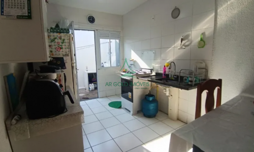 Casa à Venda no Guarujá | 43m² | 2 Dorms | Churrasqueira | 2 Vagas | Victória Park