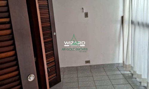 Casa à Venda na Enseada | 100m² | 1 Dorm | Mobiliada | Churrasqueira | 2 Vagas | Monteiro da Cruz
