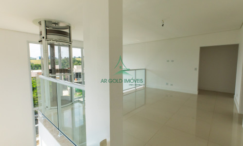 Casa de Alto Padrão à Venda em Alphaville | 430m² | 4 Suítes | Piscina | 6 Vagas | Burle Marx
