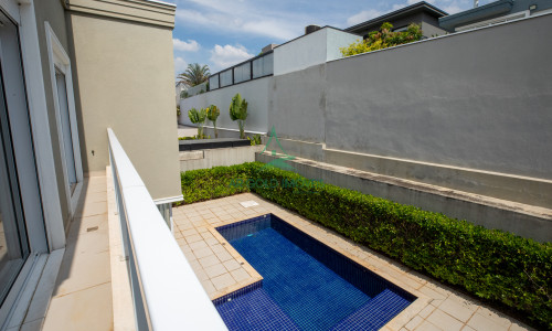 Casa de Alto Padrão à Venda em Alphaville | 430m² | 4 Suítes | Piscina | 6 Vagas | Burle Marx