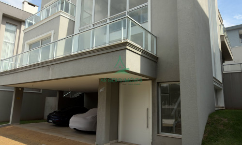 Casa de Alto Padrão à Venda em Alphaville | 430m² | 4 Suítes | Piscina | 6 Vagas | Burle Marx