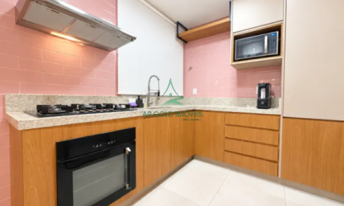 Casa à Venda na Granja Viana | 164m² | 3 Suítes | Mobiliada | 2 Vagas | Recanto Bel Fiori