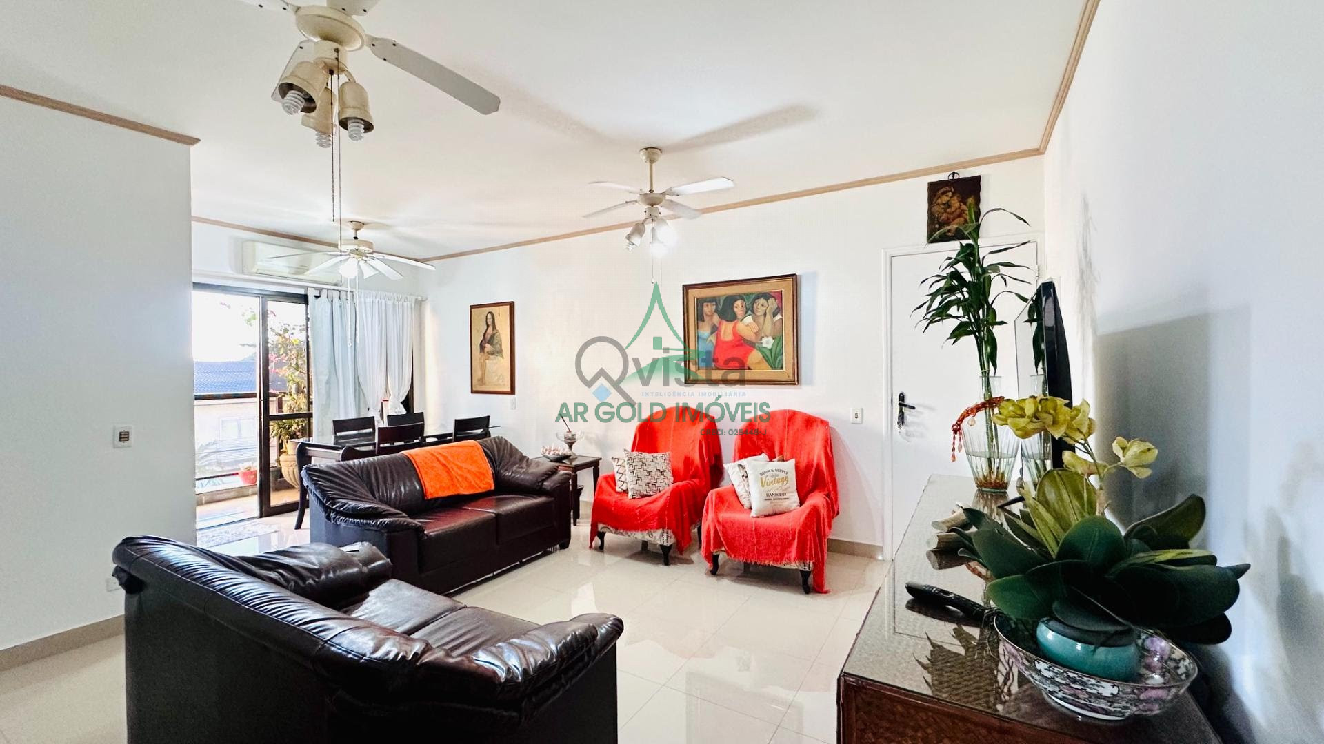 Apartamento à Venda na Enseada, Guarujá | 80m² | 2 Quartos | 1 Suíte | 2 Vagas